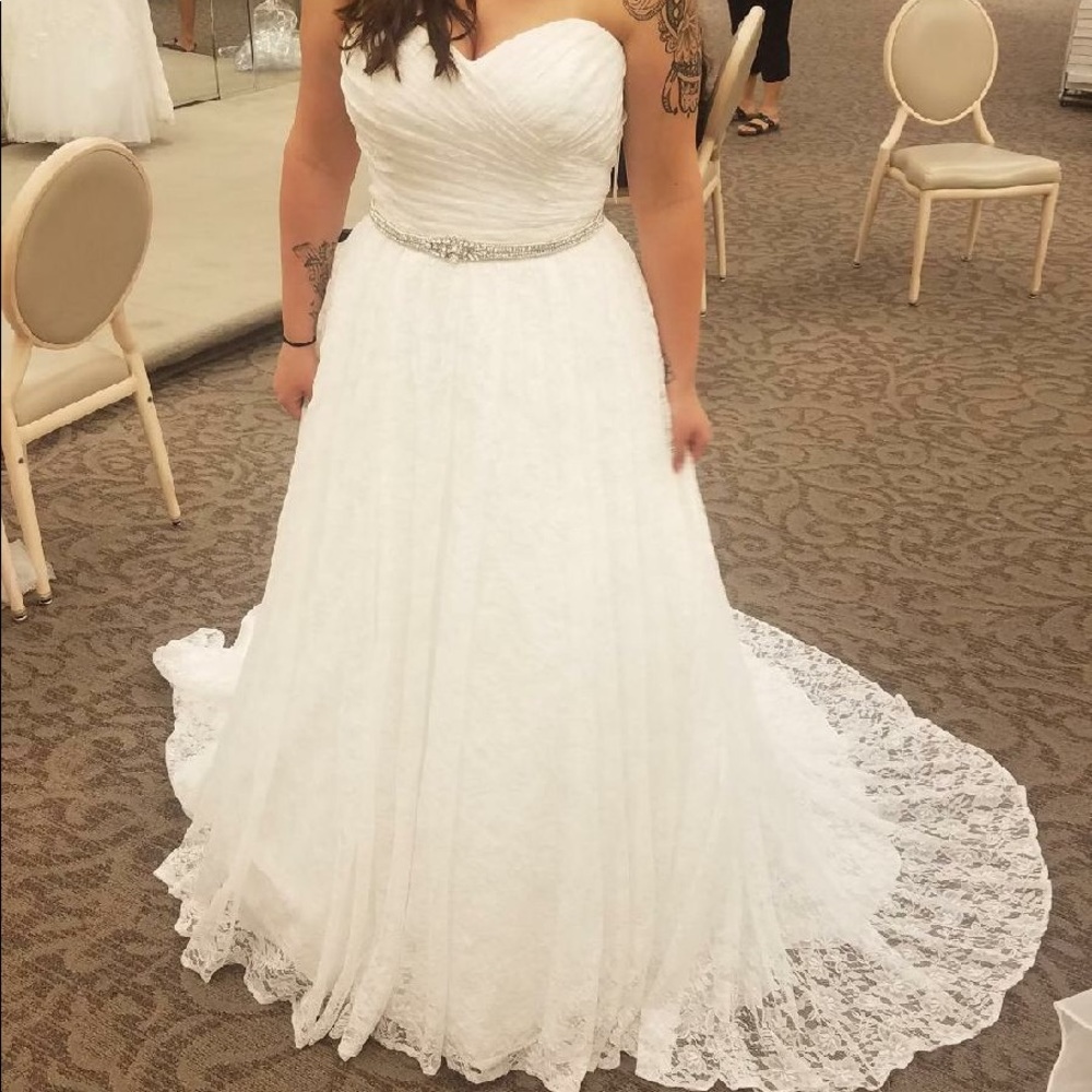 Ivory wedding dress